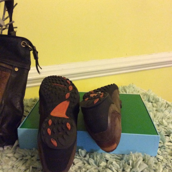 Merrell size 9 - Picture 3 of 3